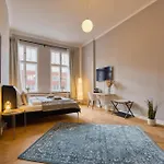 Jomi Stays, Brandenburgische Strasse 16 - Wohnen Beim Kurfuerstendamm