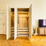 Jomi Stays, Brandenburgische Strasse 16 - Wohnen Beim Kurfuerstendamm